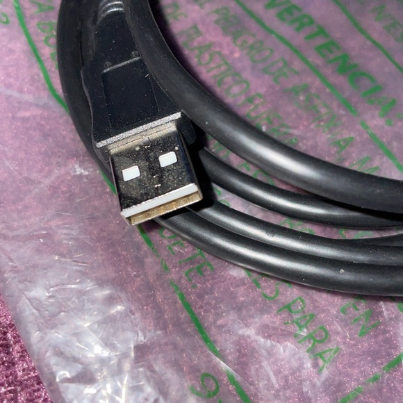 New USB to db9 9 pin serial adapter male for older serial devices like plotter - Picture 4 of 5
